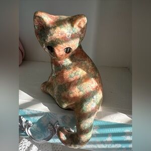 Super cute decoupage kitten shelf sitter music box